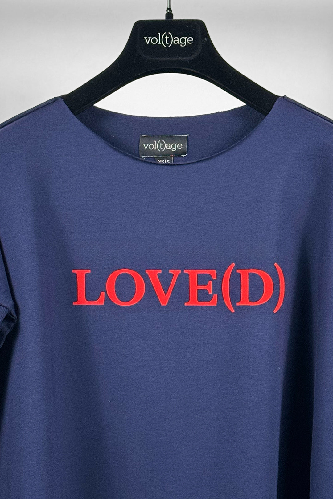 LOVE(D) (navy) relaxed smart-shirt