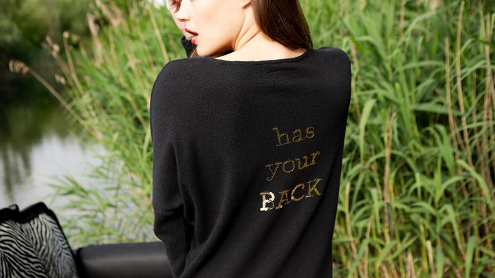 LAKSHMI - has your back! pullover